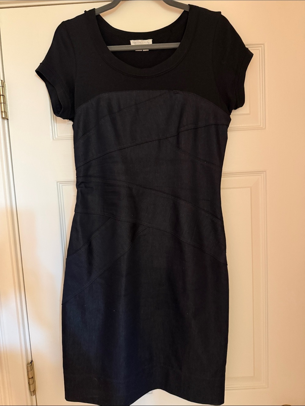 Women's lightweight denim Black Short Sleeve Sheath Dress
